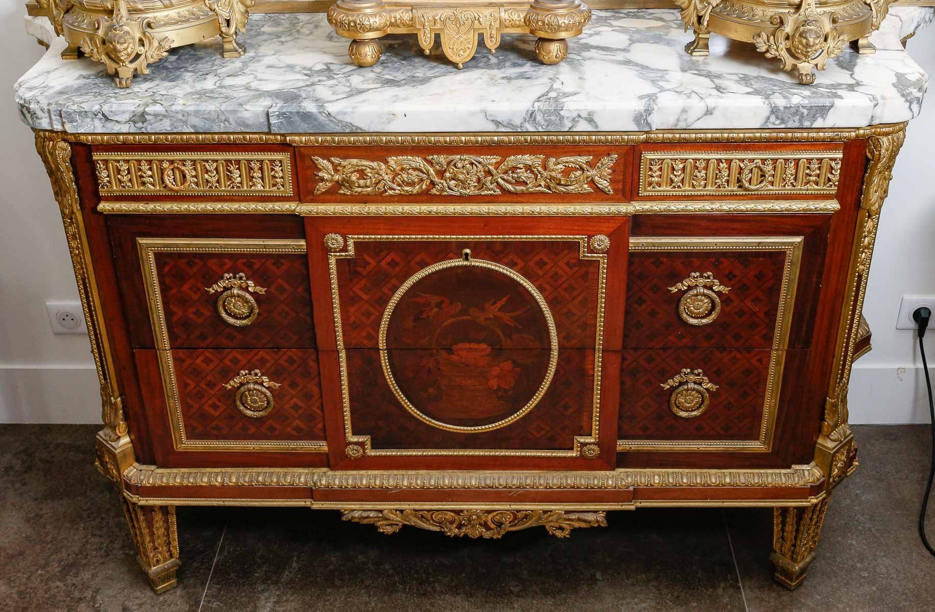 Un meuble à hauteur d'appui fin du XIXe siècle — 3
