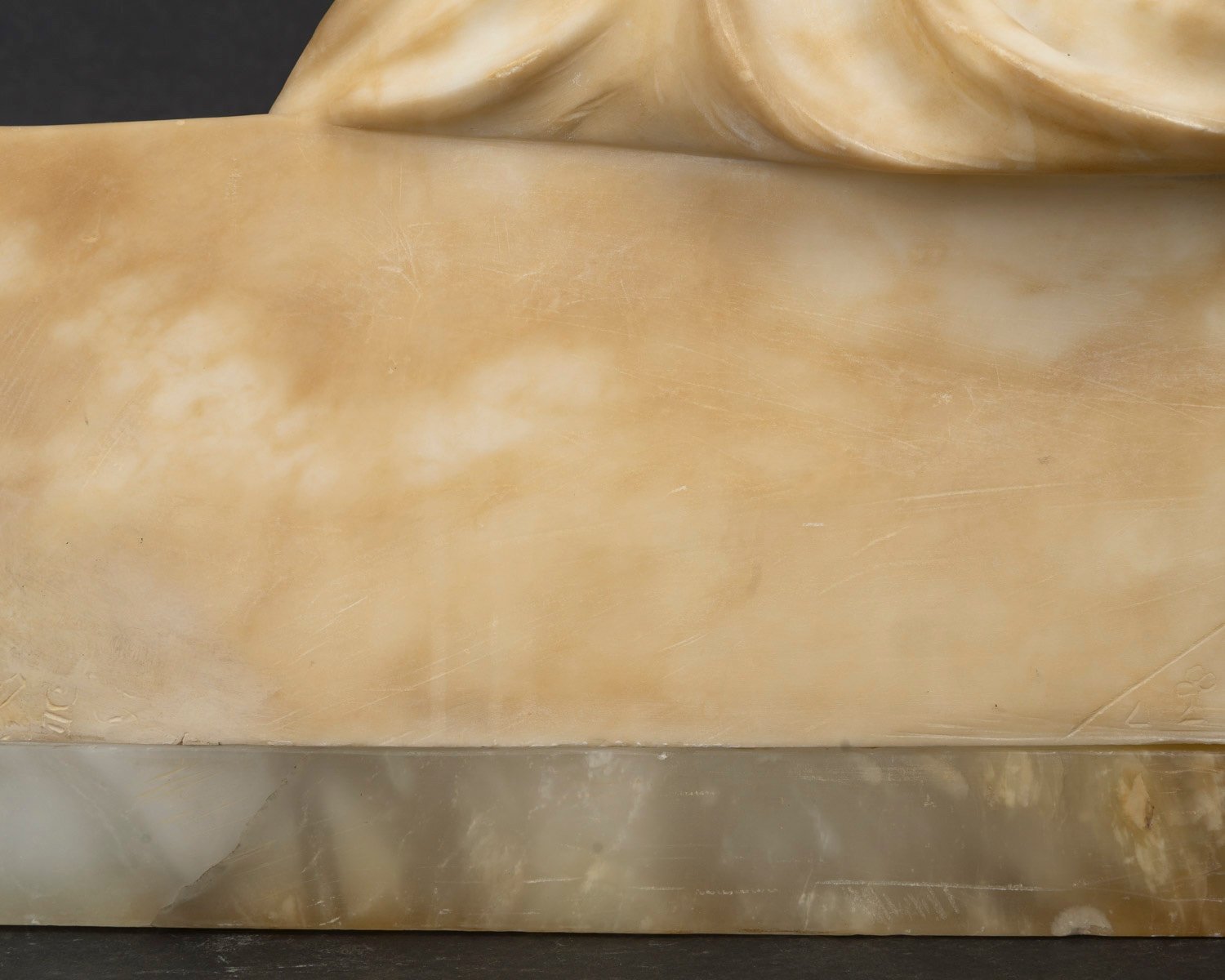 Une sculpture en albâtre, fin du XIXe siècle — 23