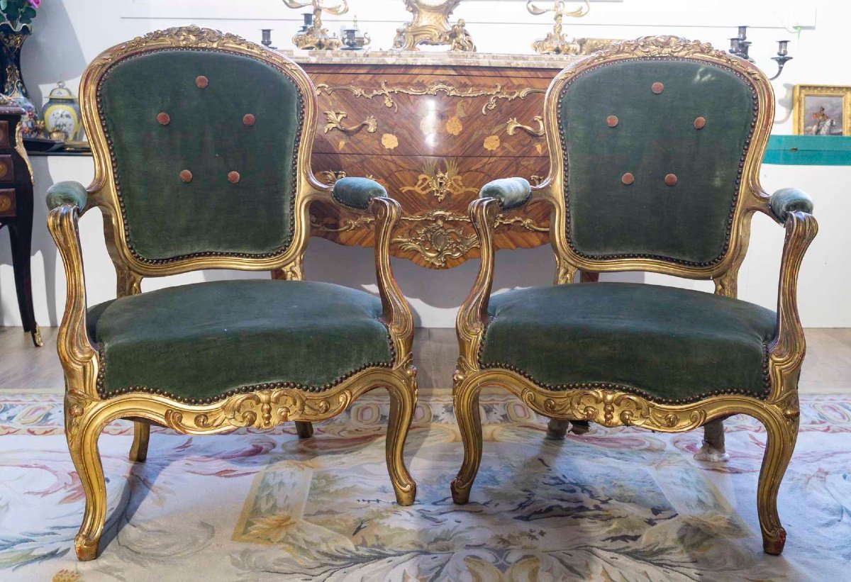 Une Suite de salon en bois sculpté et doré, fin du XIXe siècle — 4