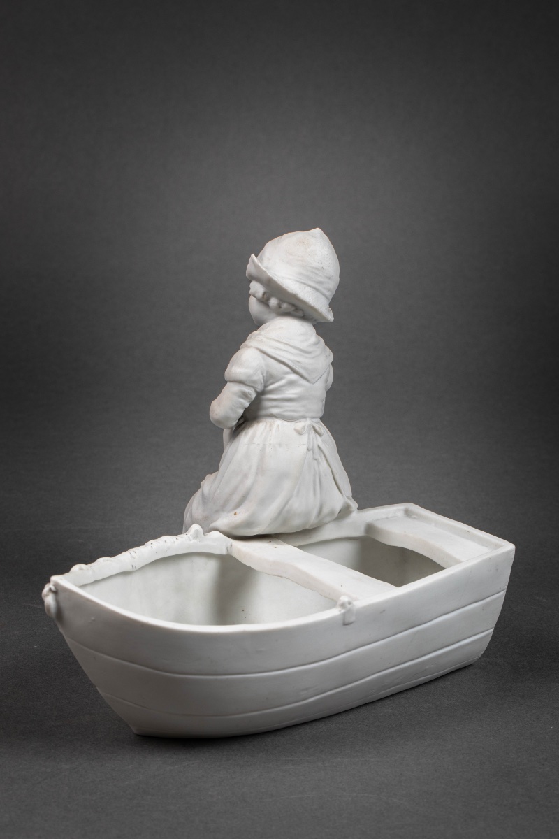 Une paire de coupes en biscuit, Circa 1900 — 12