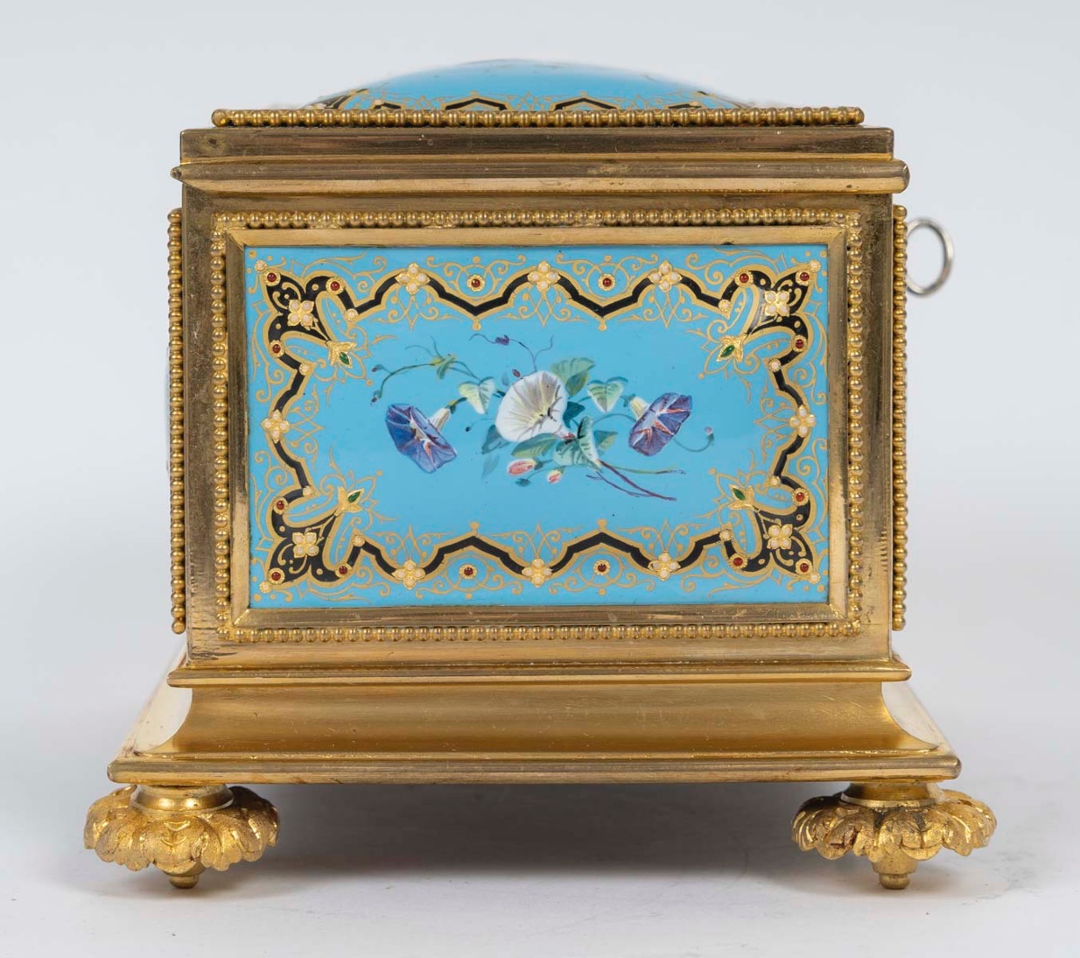 Un coffret à bijoux en bronze doré et émail, fin du XIXe siècle — 7