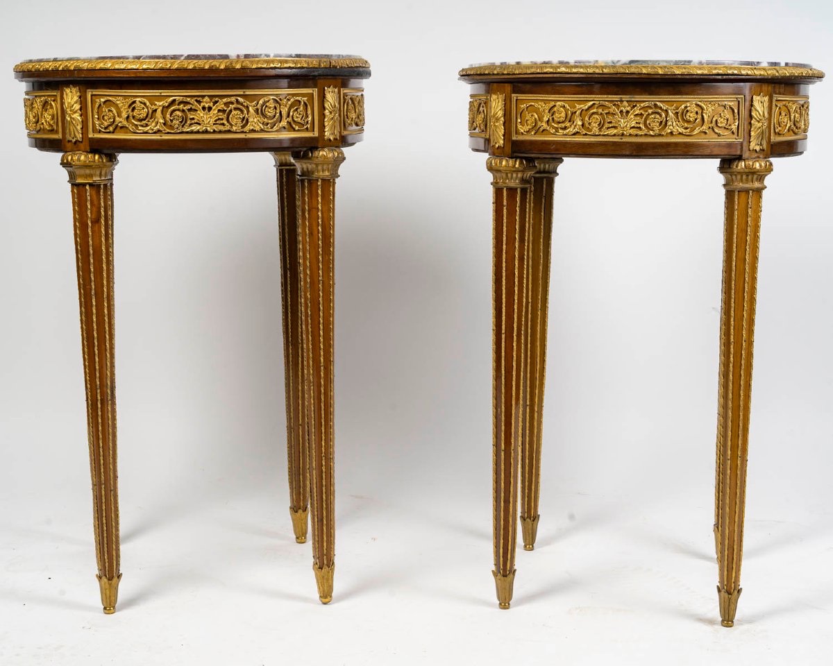 Une paire de guéridons en marqueterie et bronze doré, fin du XIXe siècle — 10