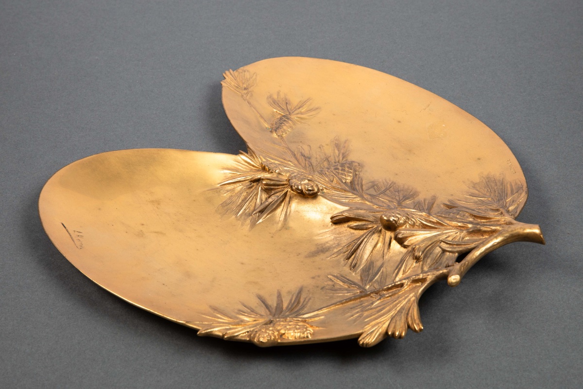 Une coupe Vide-poche en bronze doré, début du XXe siècle — 4