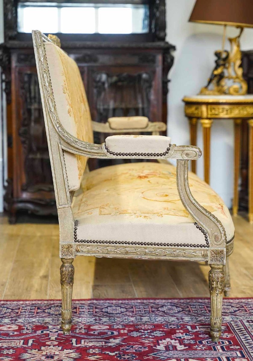Un grand Canapé Aubusson en bois sculpté Laque et doré fin du XIXe siècle — 4