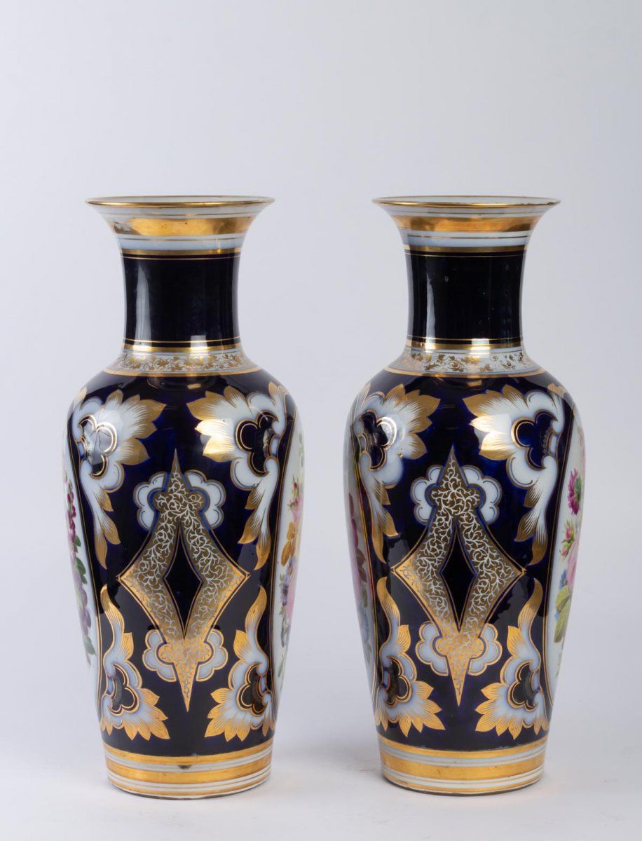 Paire de vases en porcelaine de Paris de Couleur bleu Nuit — 3
