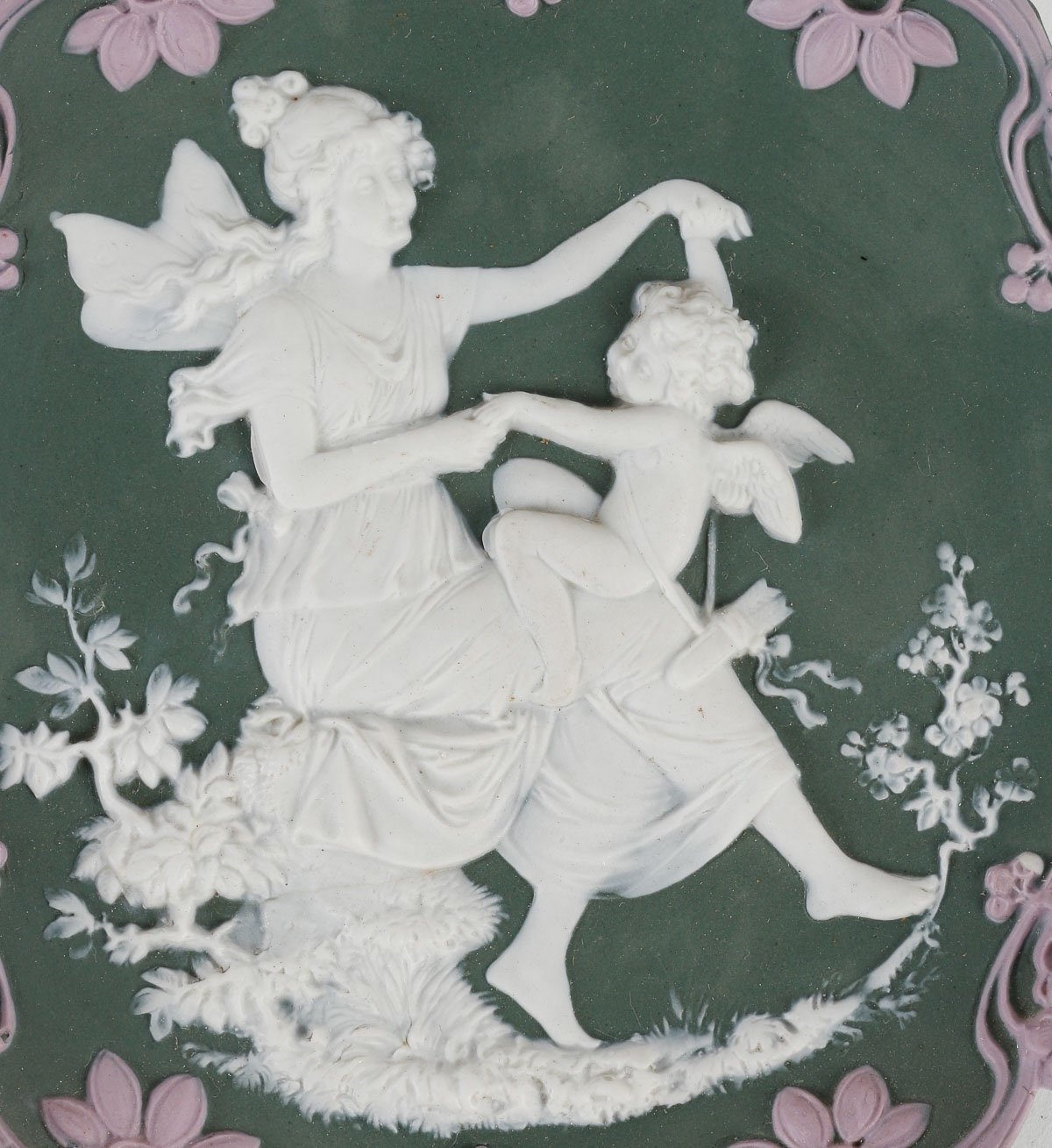 Une paire de plaques en porcelaine de style Wedgwood fin du XIXe siècle — 7