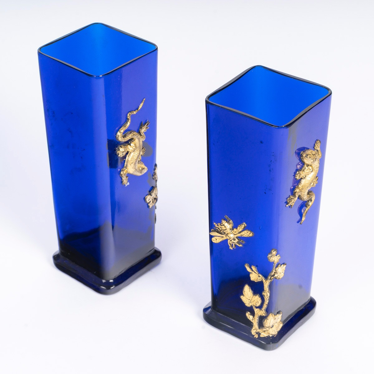Une paire de vases en cristal bleu époque art nouveau — 20