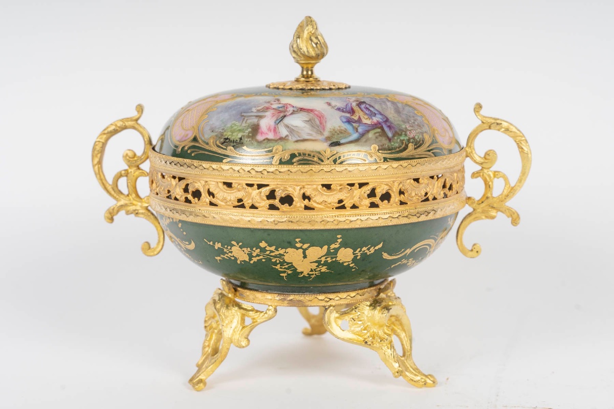 Bonbonnière – brûle-parfum en porcelaine, Sèvres XIXe siècle — 4
