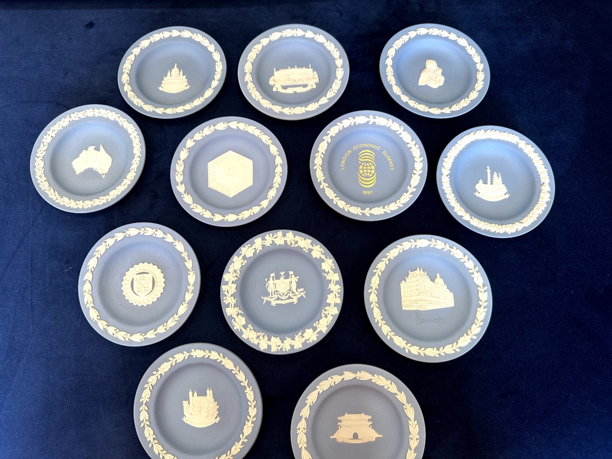 11 coupes Commémorative Wedgwood Jasperware – Made in England — 7