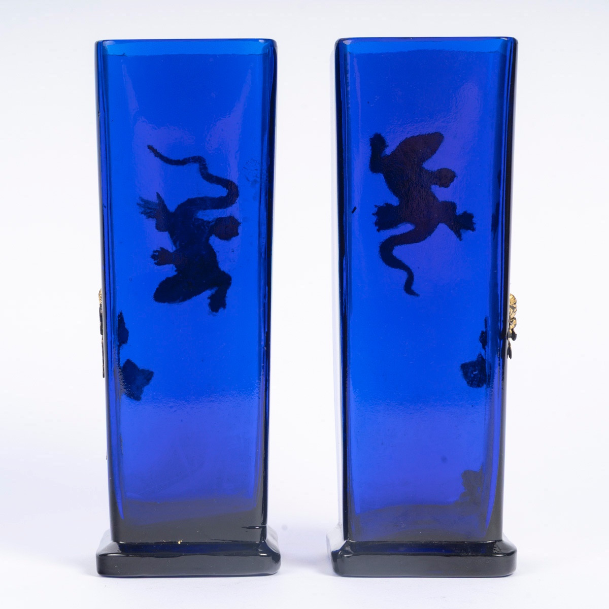 Une paire de vases en cristal bleu époque art nouveau — 17