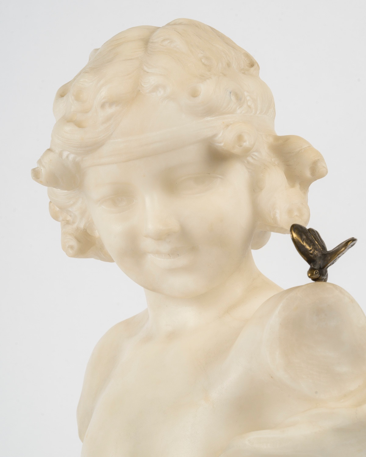 Buste en albâtre d’une jeune fille au papillon, Auguste Carli — 17