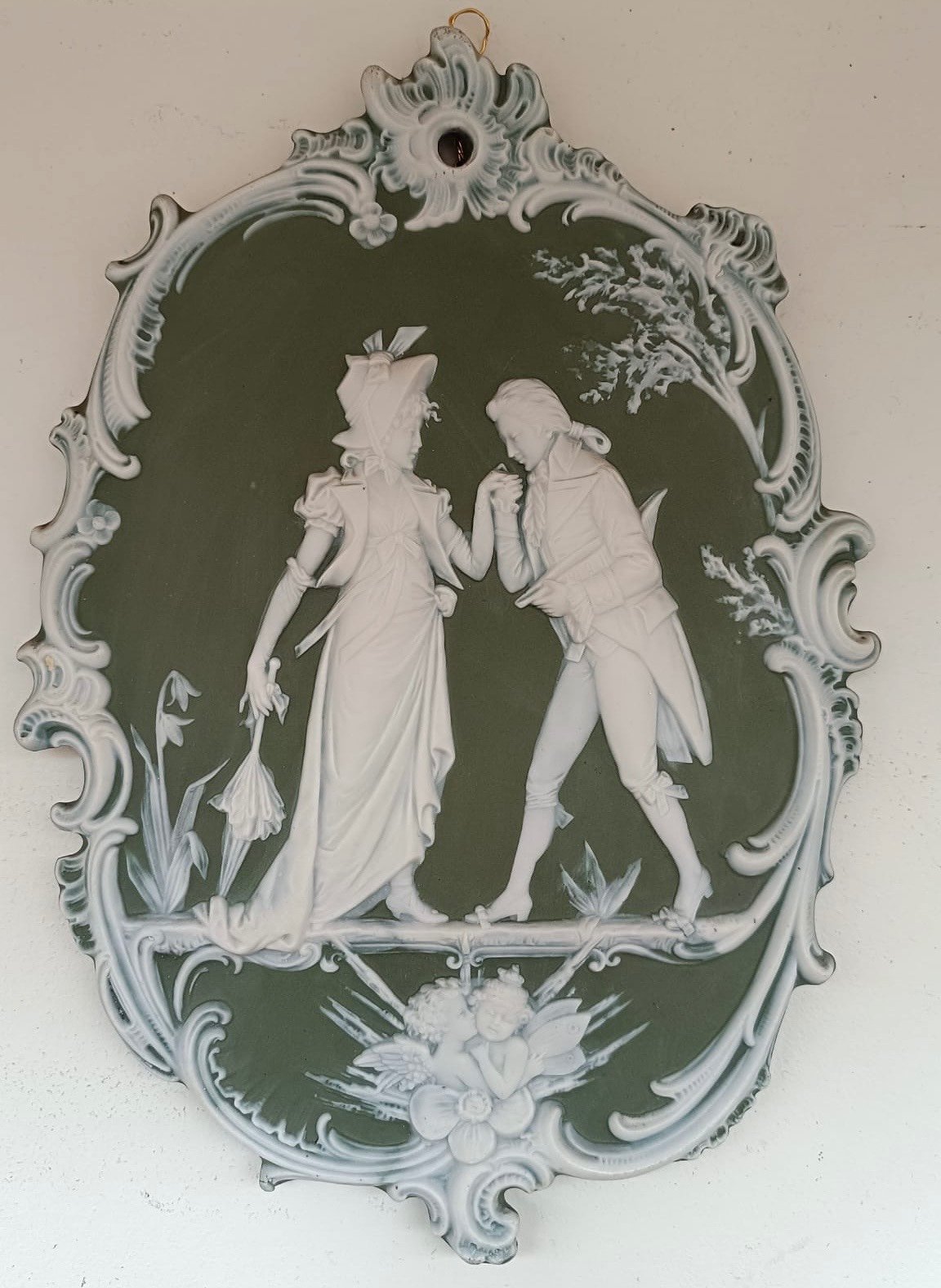 Une paire de plaques en porcelaine de style Wedgwood — 4