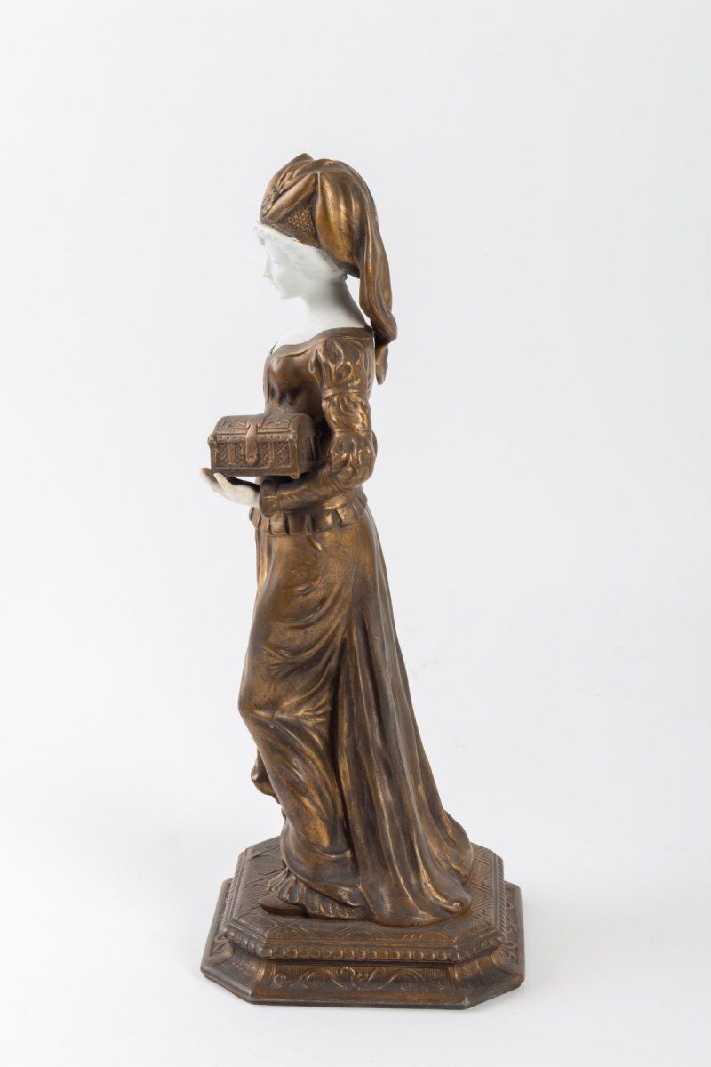 Statue d’une élégante — 7