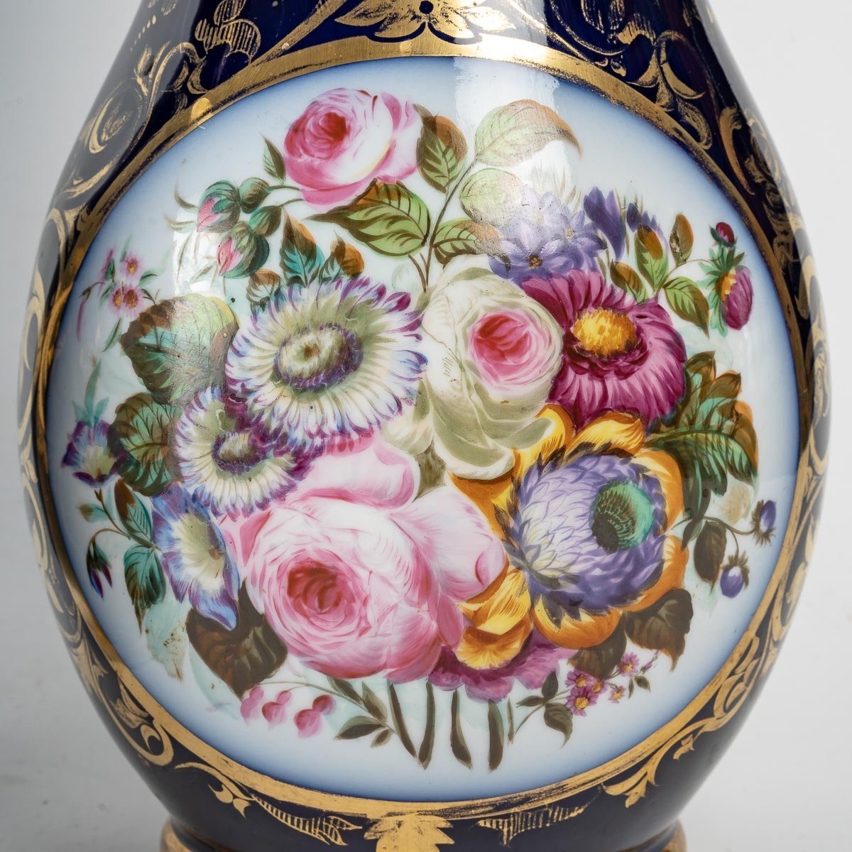 Paire de vases en porcelaine de Bayeux fin du XIXe siècle — 7