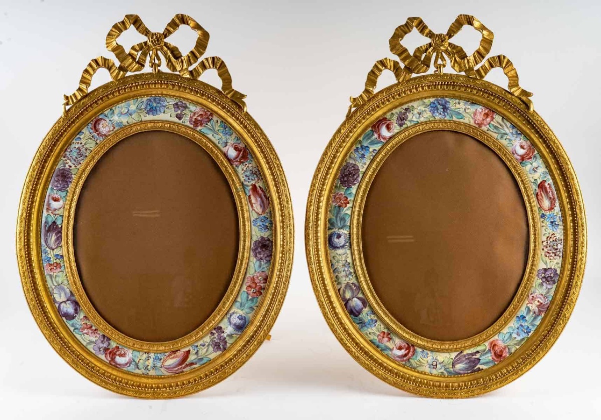 Une paire de cadres en émail et bronze doré, XIXe siècle — 6