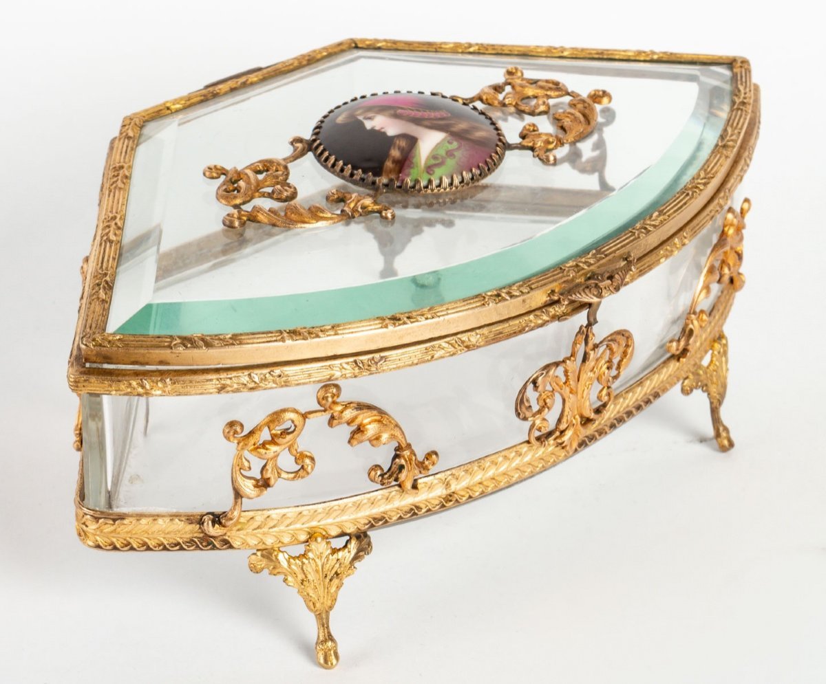 Un coffret à bijoux en cristal et bronze fin du XIXe siècle — 11