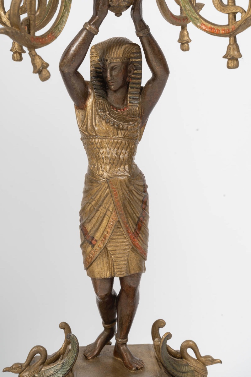Une garniture de cheminée de style Egypte Antique, fin du XIXe siècle — 8