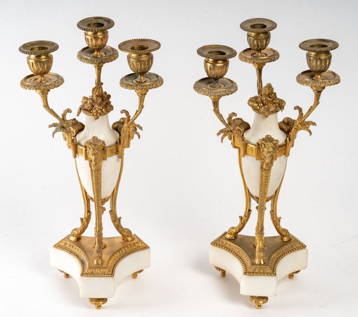 Paire de candélabres en bronze doré et marbre blanc XIXe siècle — 3
