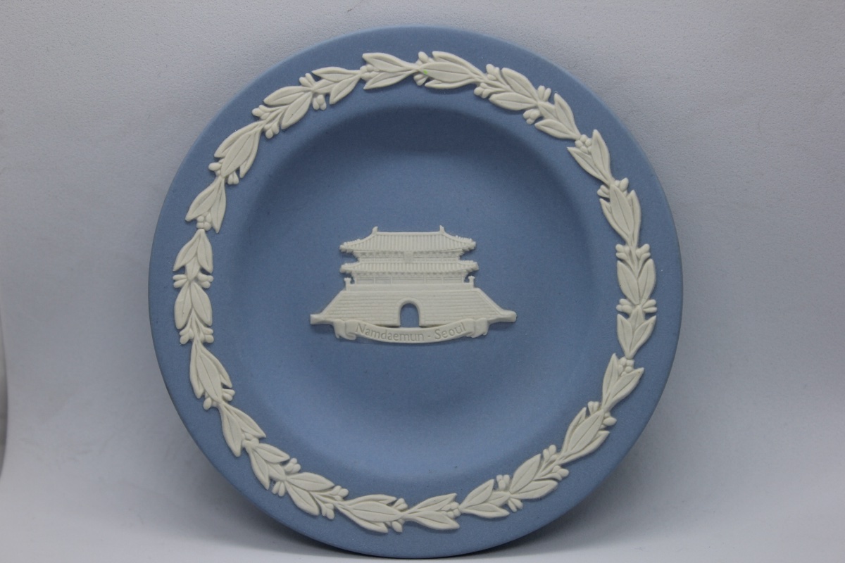 Coupe Commémorative Wedgwood Jasperware – Namdaemun, Séoul — 11