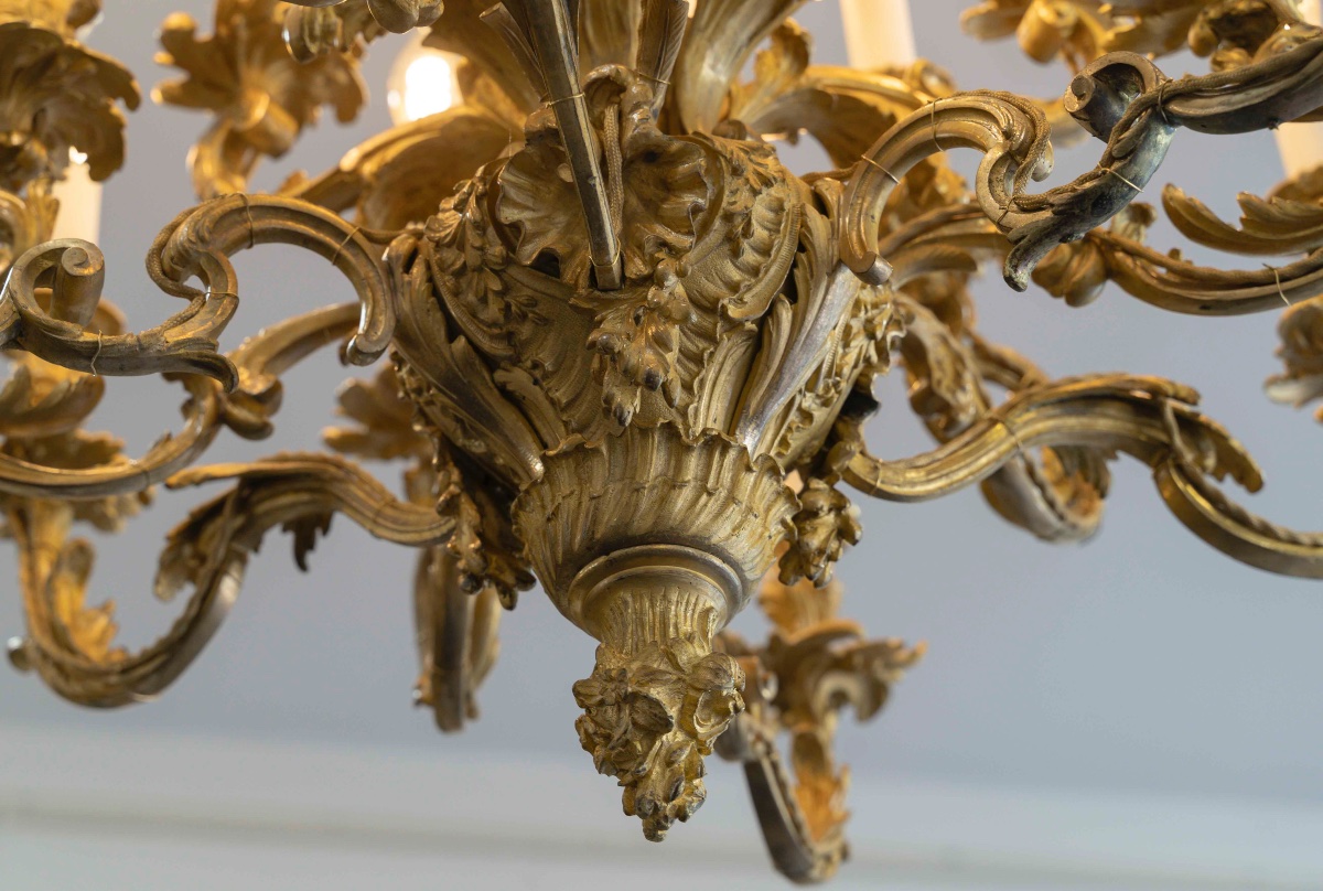 Paire de lustres en bronze doré de style Louis XV époque fin du XIXe siècle — 8