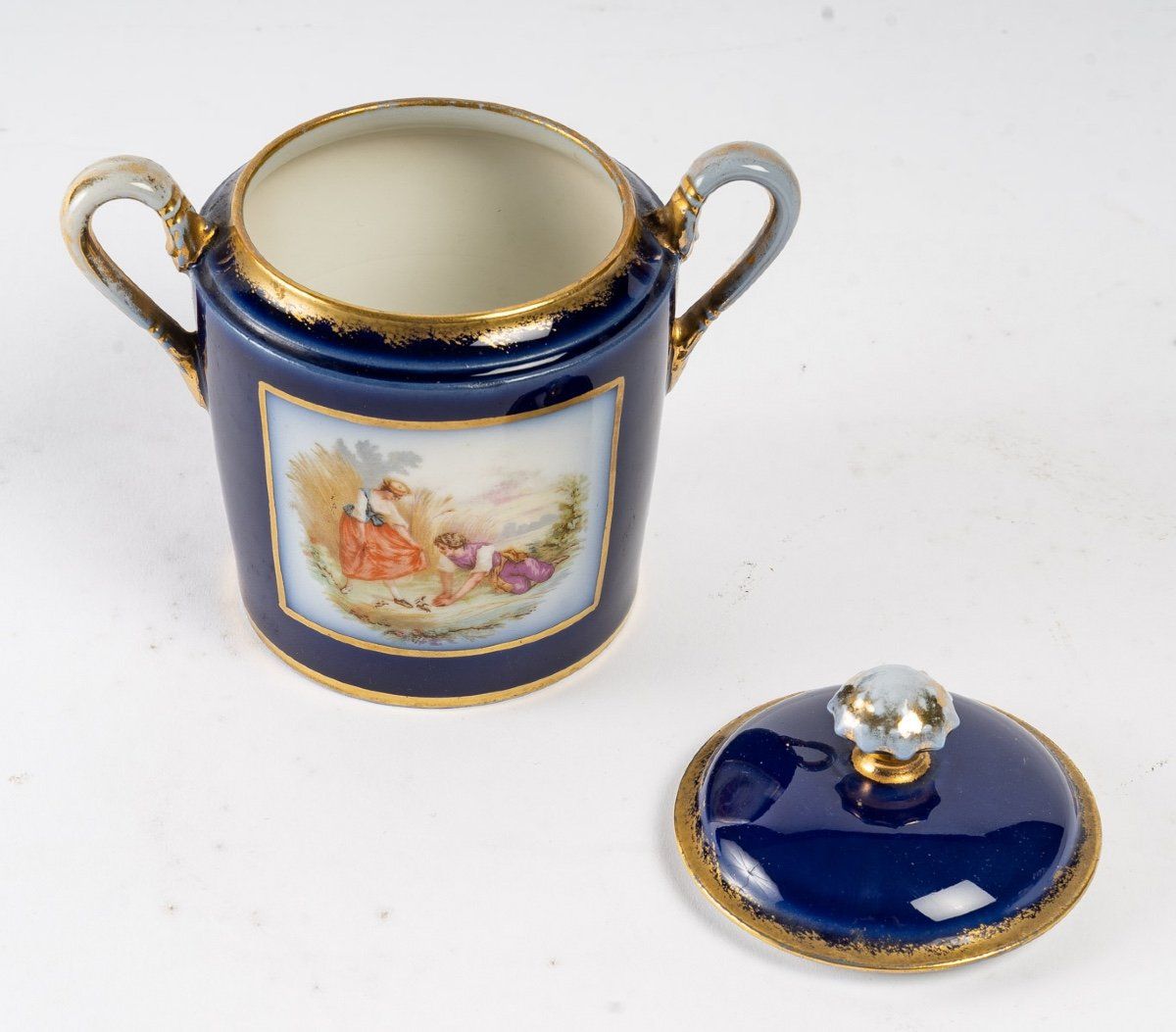 Service à Café en porcelaine dans le Goût de Sèvres — 6