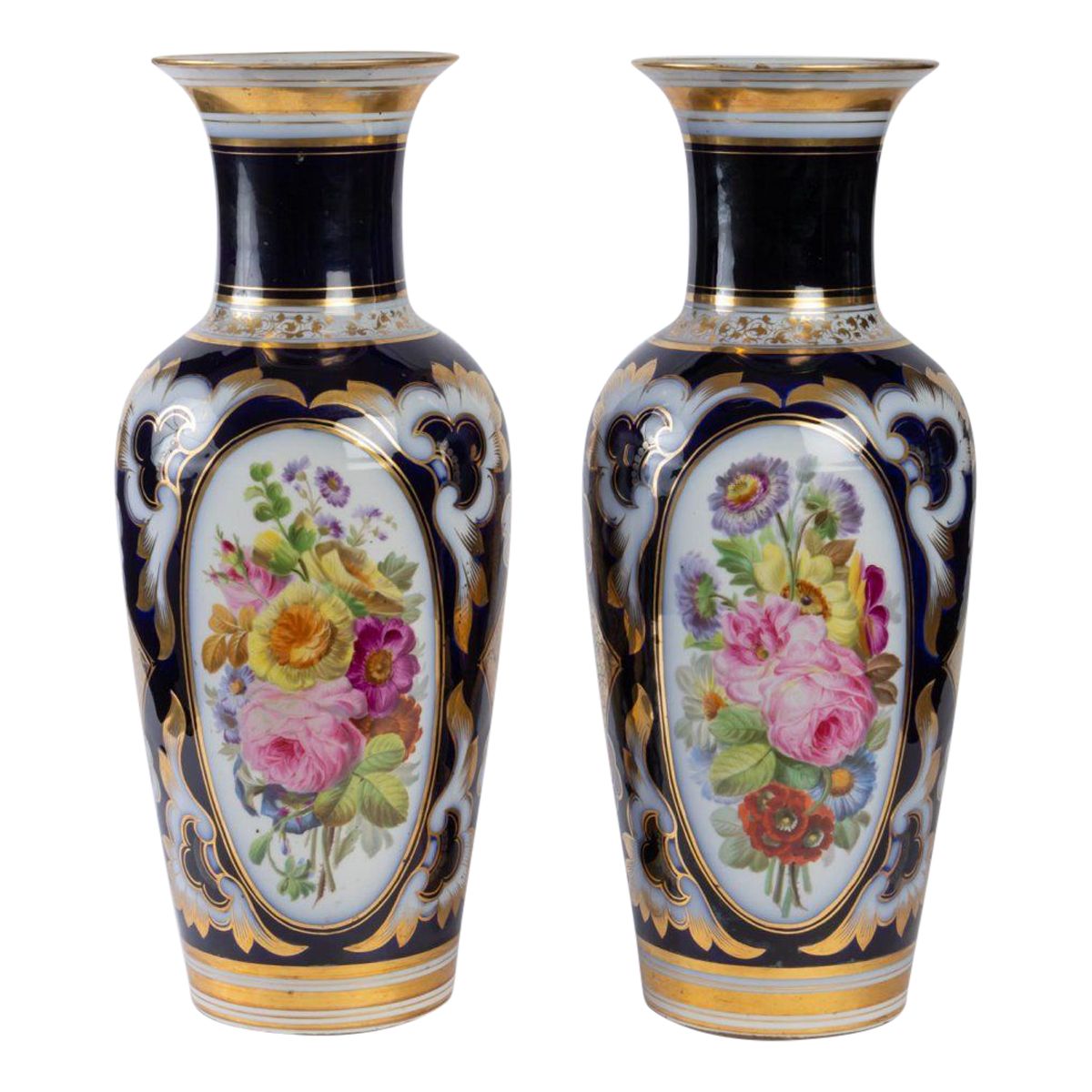Paire de vases en porcelaine de Paris de Couleur bleu Nuit — 2