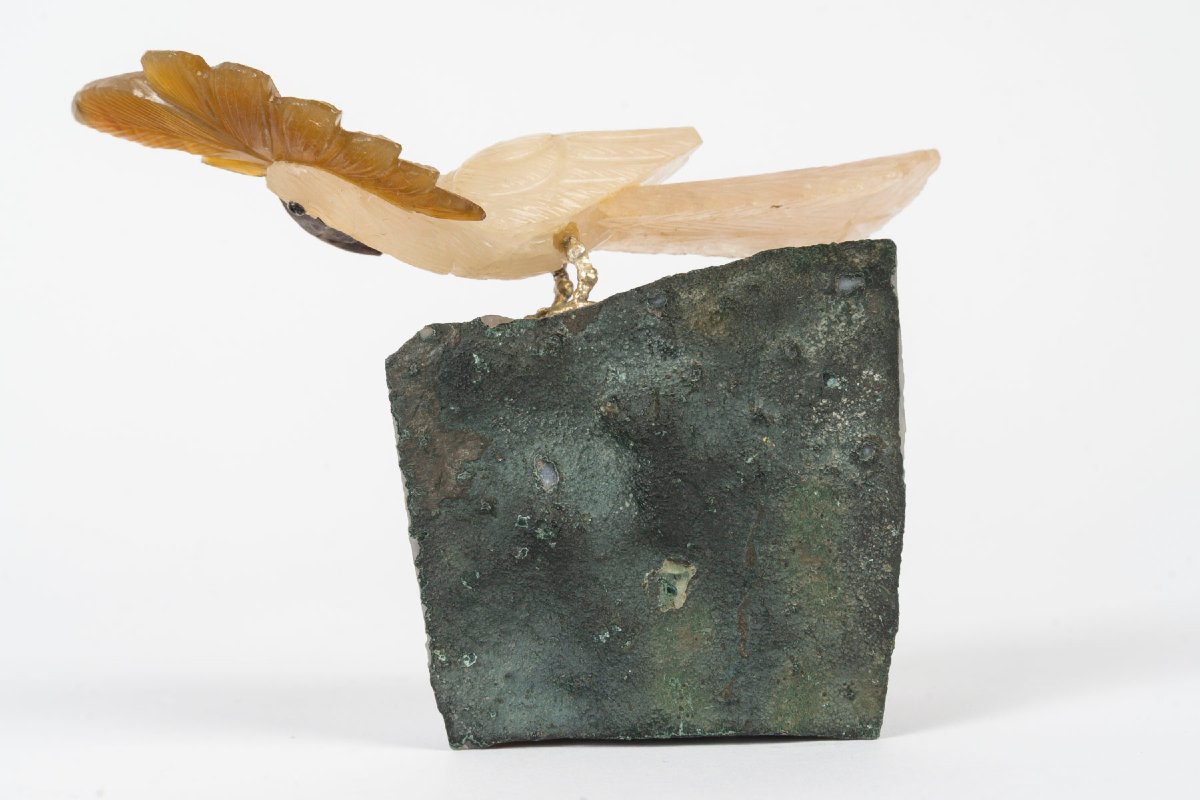 Sculpture miniature de perroquet en pierres dures sur socle d'améthyste, XXe siècle — 6