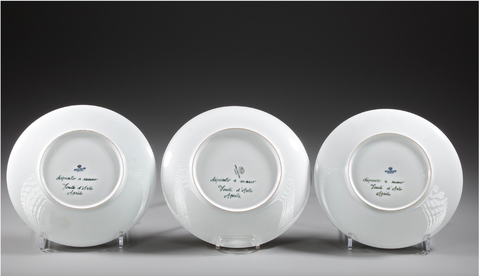 Une série de trois assiettes en porcelaine, Allemagne XIX — 22