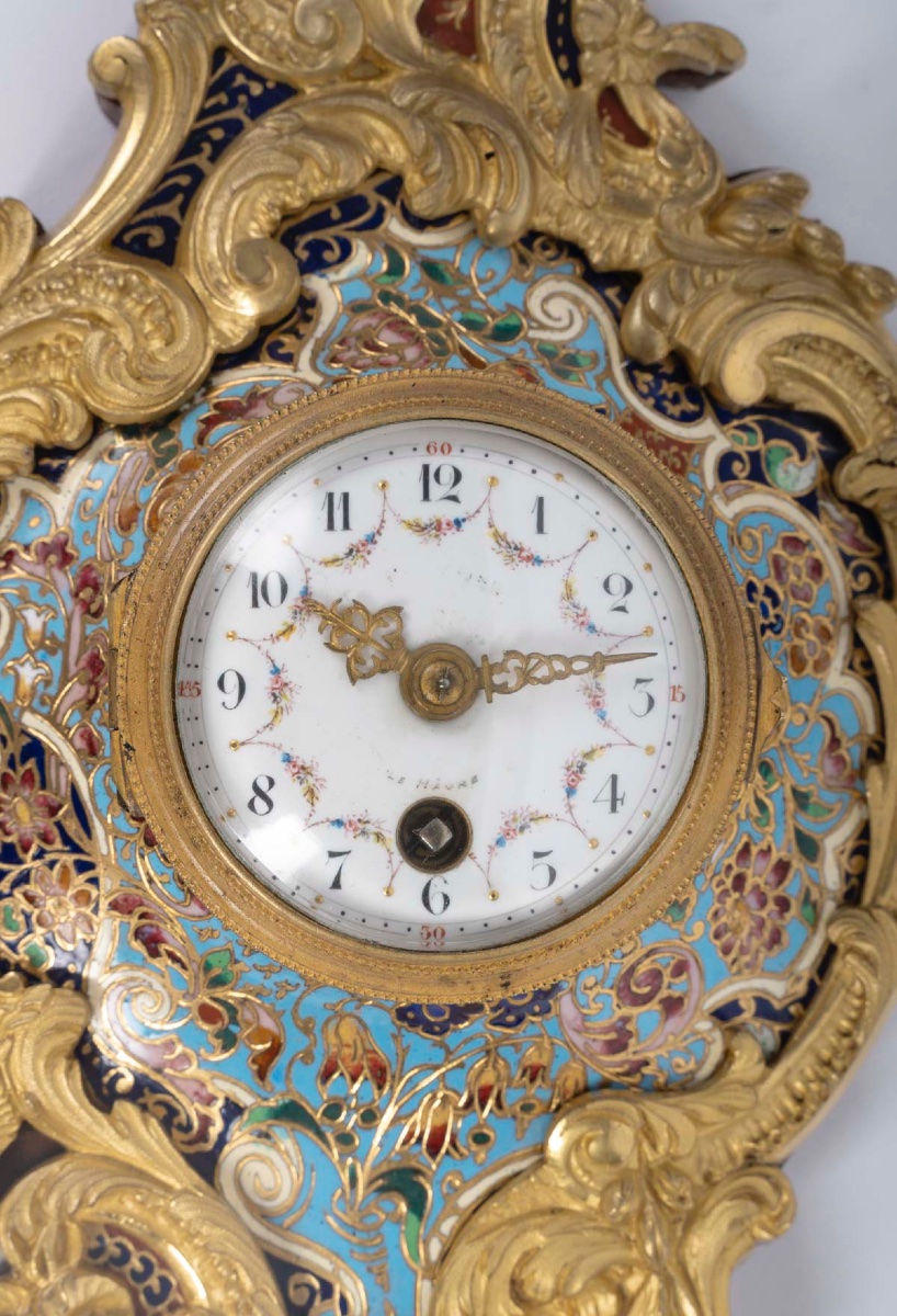 Cartel d’applique en bronze doré et émaux cloisonnés, style Louis XV, XIXe siècle — 10