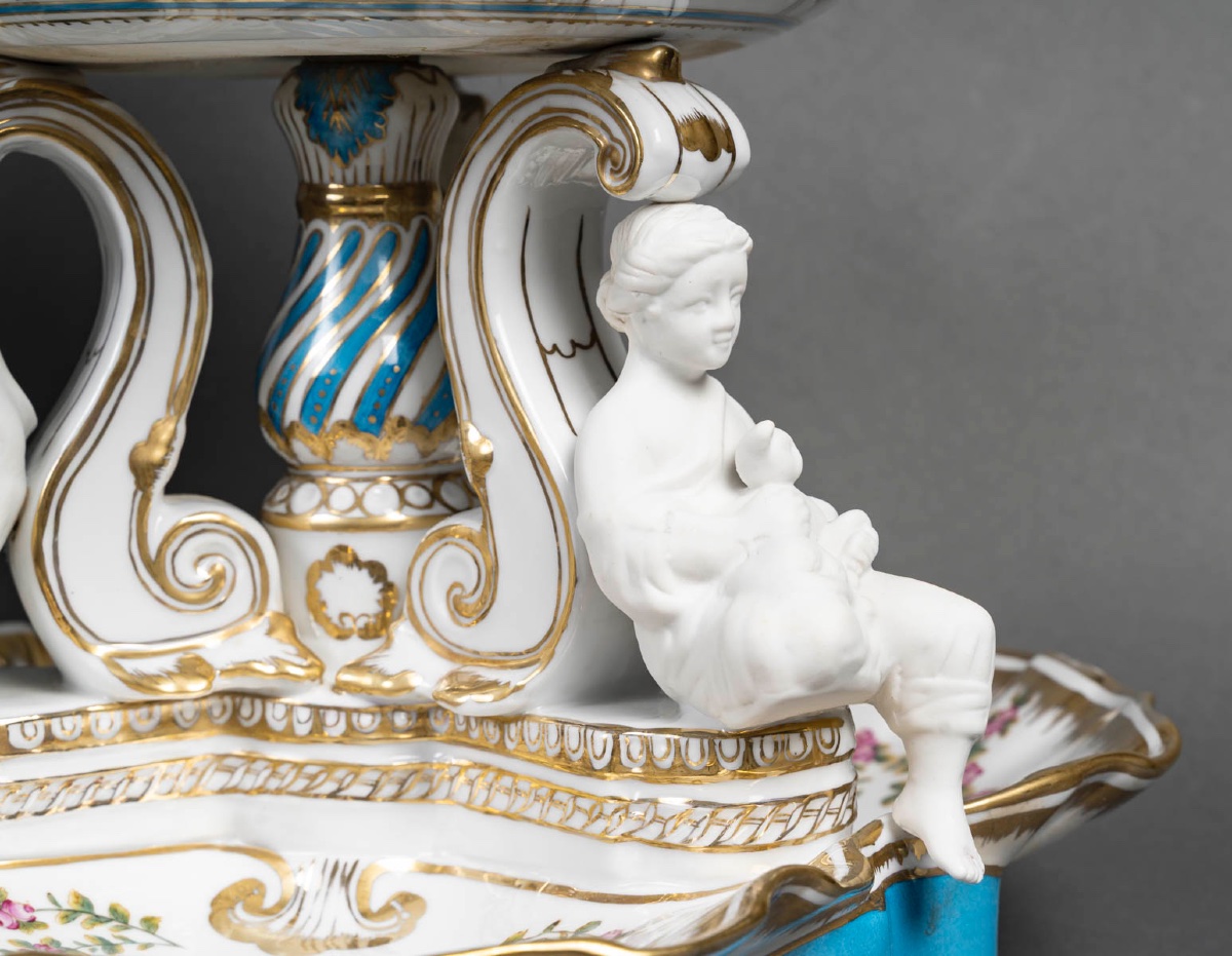 Un centre de table en porcelaine; début du XXe siècle — 8
