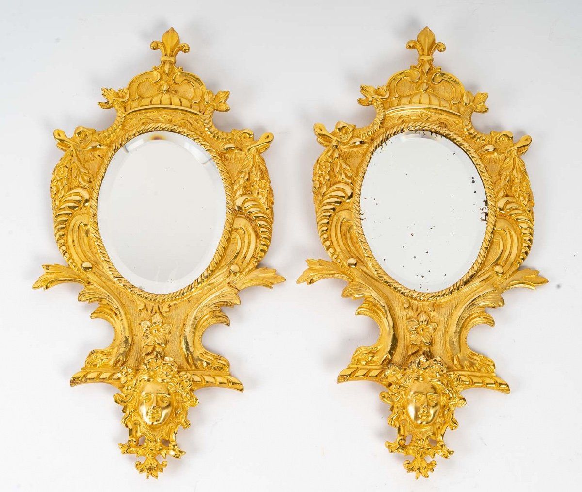 Paire de petits miroirs muraux en bronze doré fin du XIXe siècle — 13