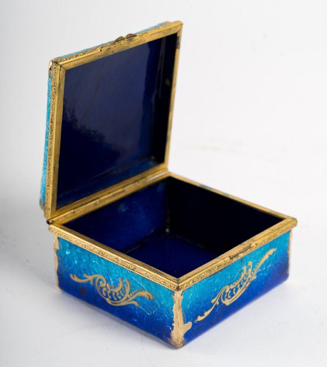 Boîte A bijoux en émail de Limoges — 11