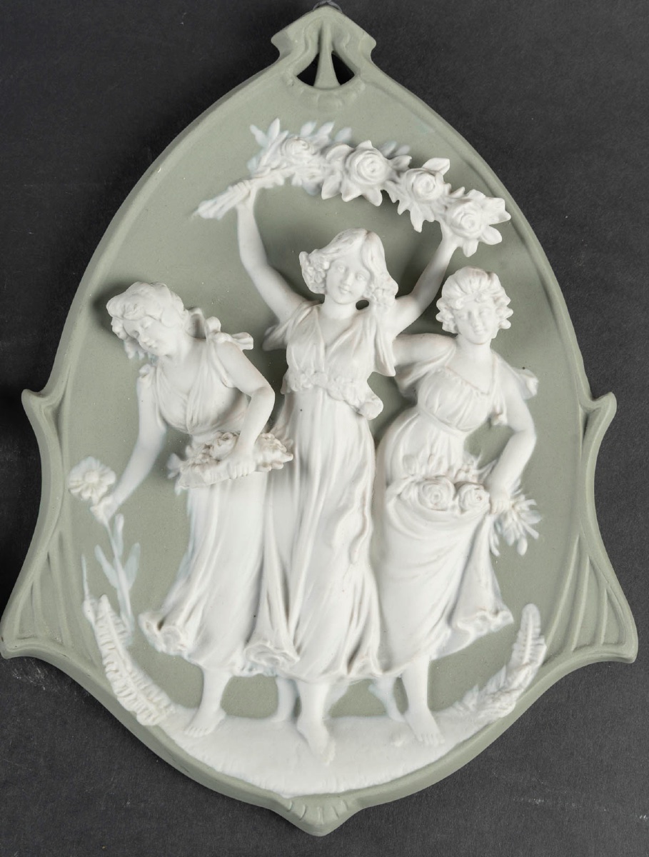 Une paire de plaques en porcelaine de Wedgwood, début du XXe siècle — 3