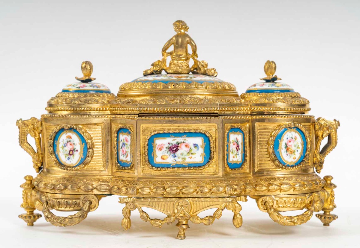 Grand coffret à bijoux en bronze doré et porcelaine, fin du XIXe siècle — 6