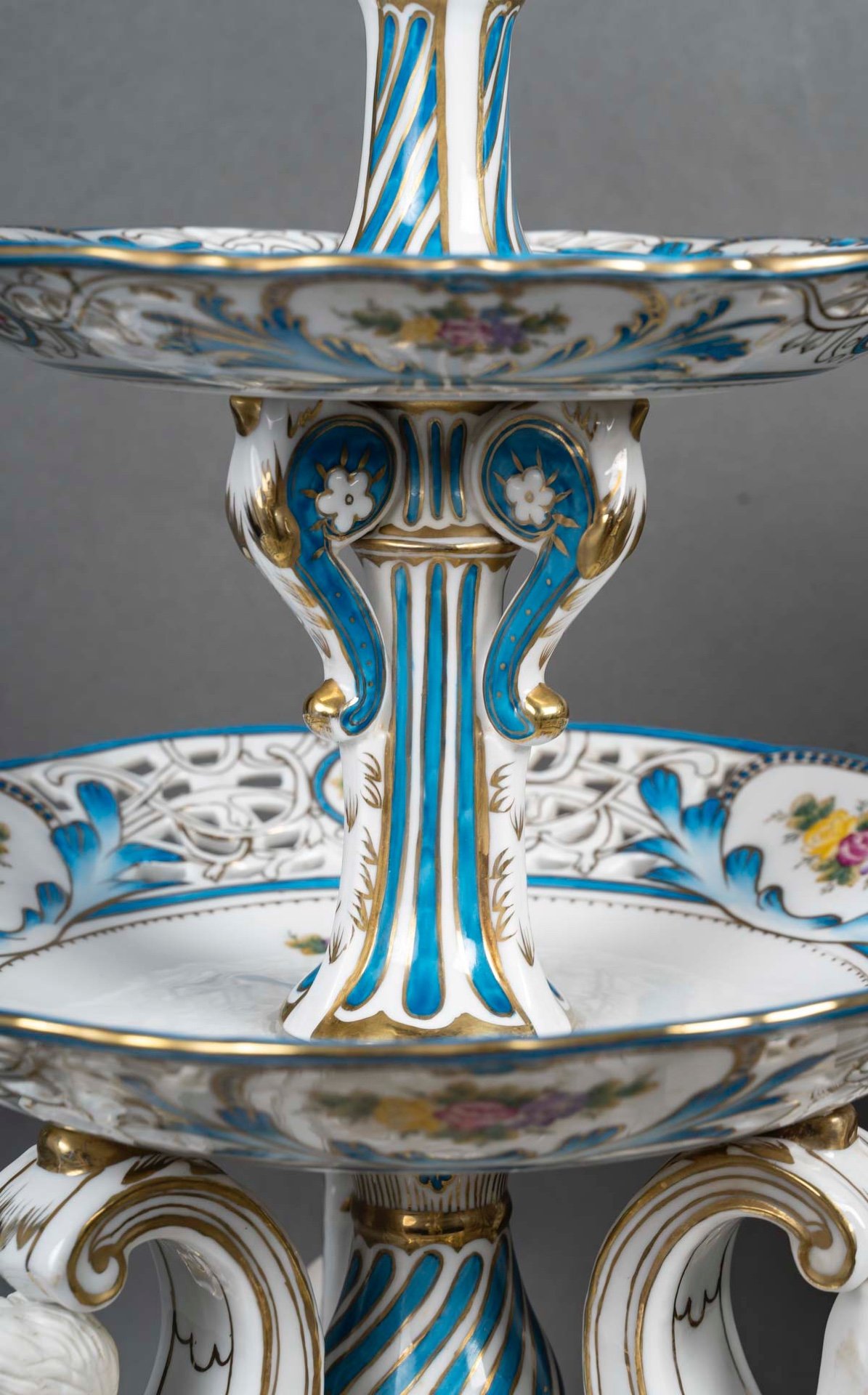 Un centre de table en porcelaine; début du XXe siècle — 17