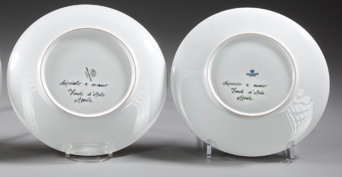 Une série de trois assiettes en porcelaine, Allemagne XIX — 9