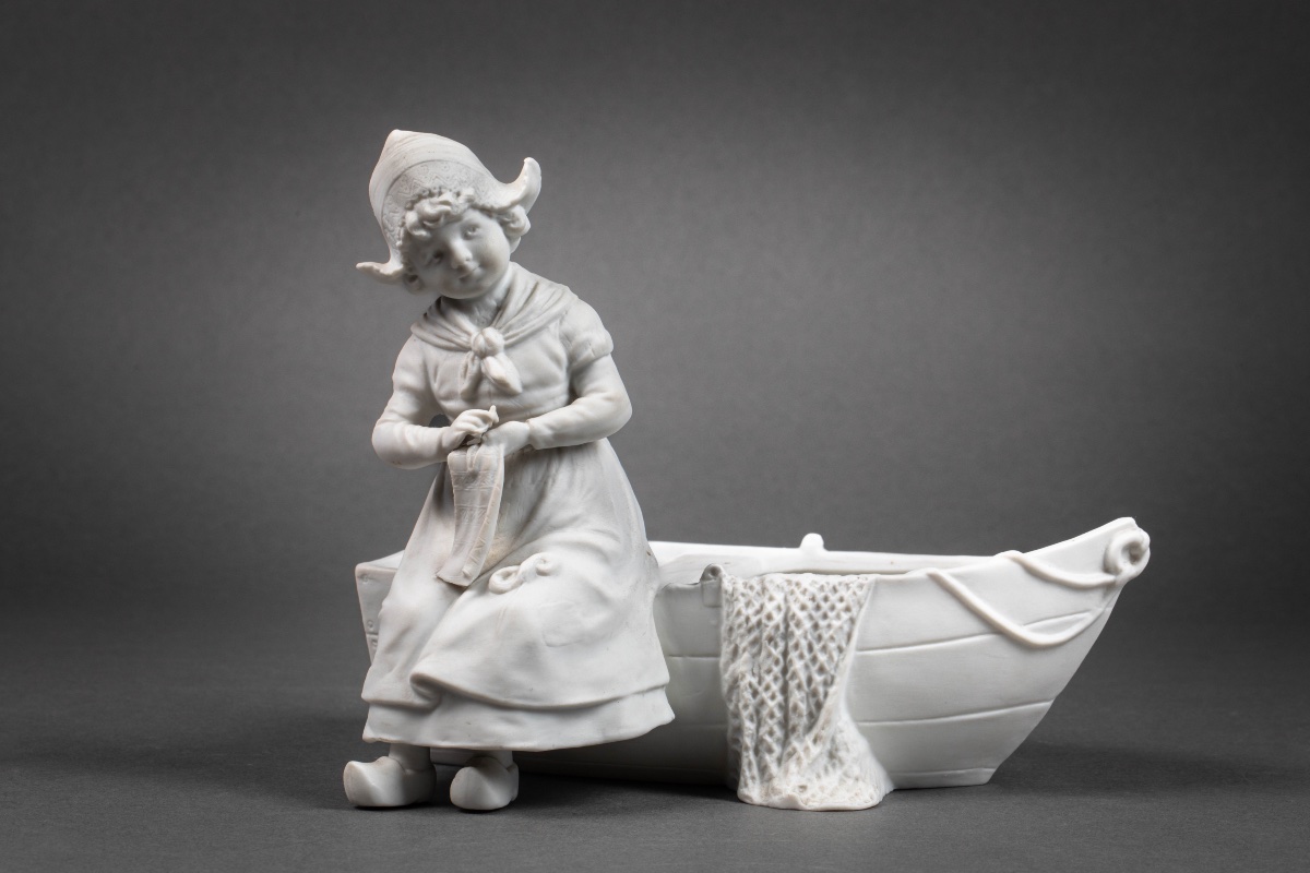 Une paire de coupes en biscuit, Circa 1900 — 5