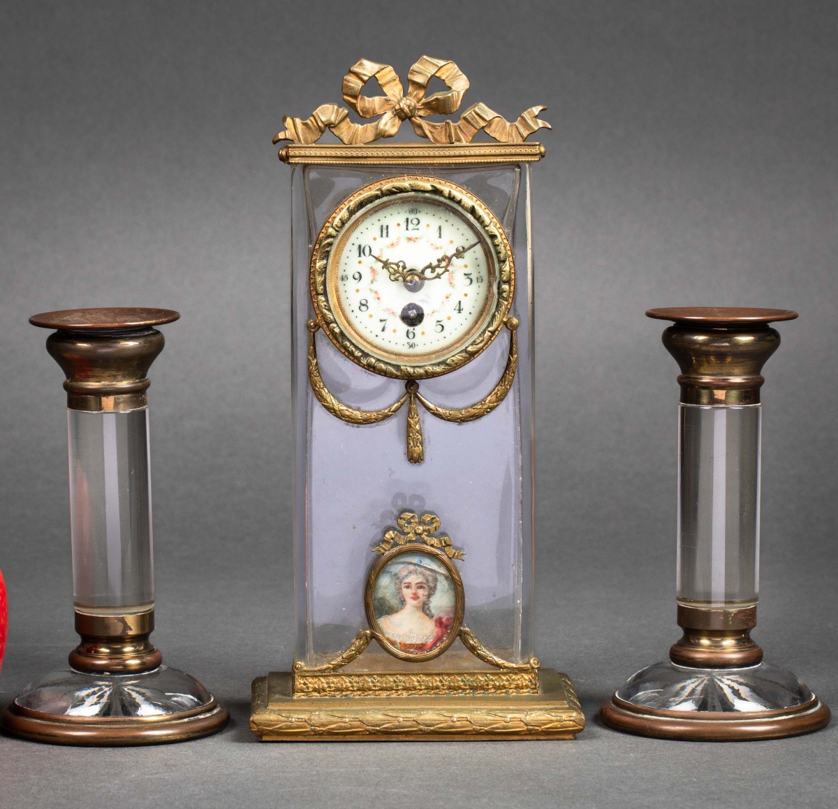 Une garniture de cheminée en cristal et bronze doré, fin du XIXe siècle — 2
