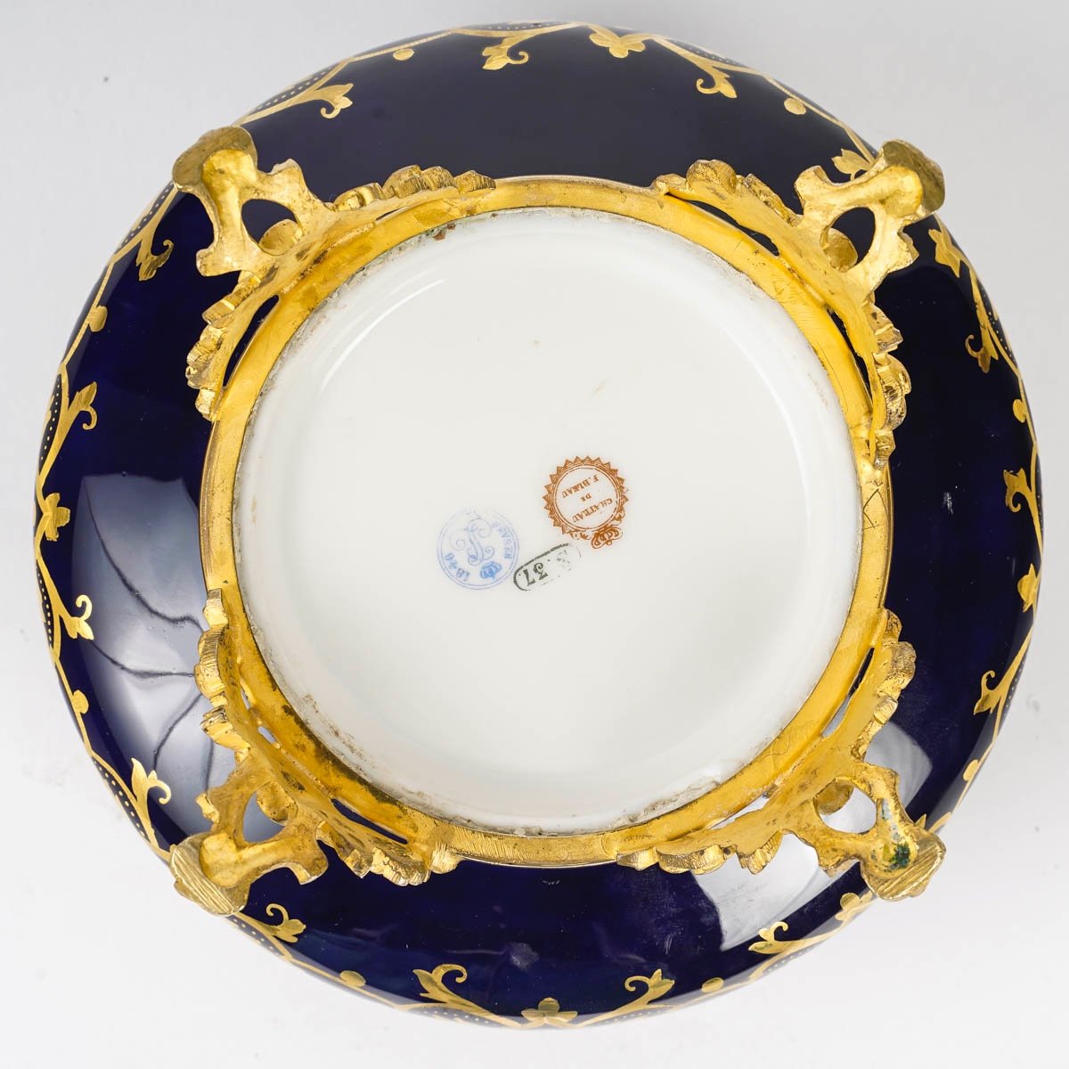 Belle boîte -bonbonnière en porcelaine de Sèvres, fin du XIXe siècle — 8
