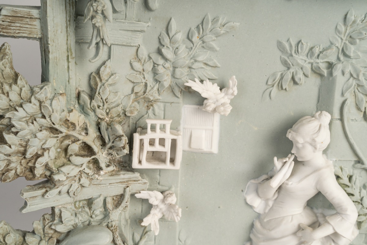 Une coupe cache pot, en porcelaine de Wedgwood, fin du XIXe siècle — 12