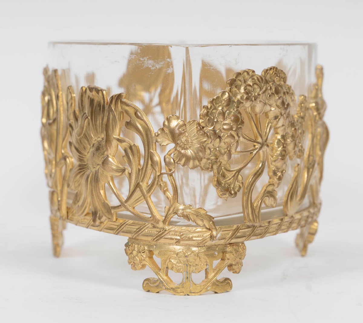 Une coupe en cristal et bronze doré, époque art nouveau, début du XXe siècle — 3