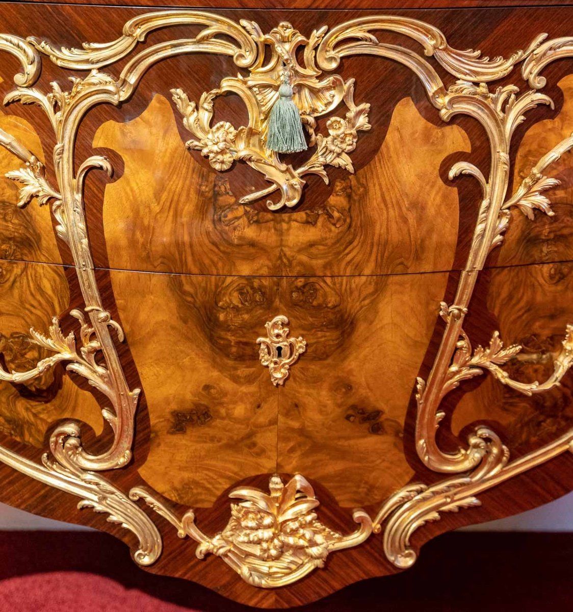 Une belle commode de style Louis XV — 6