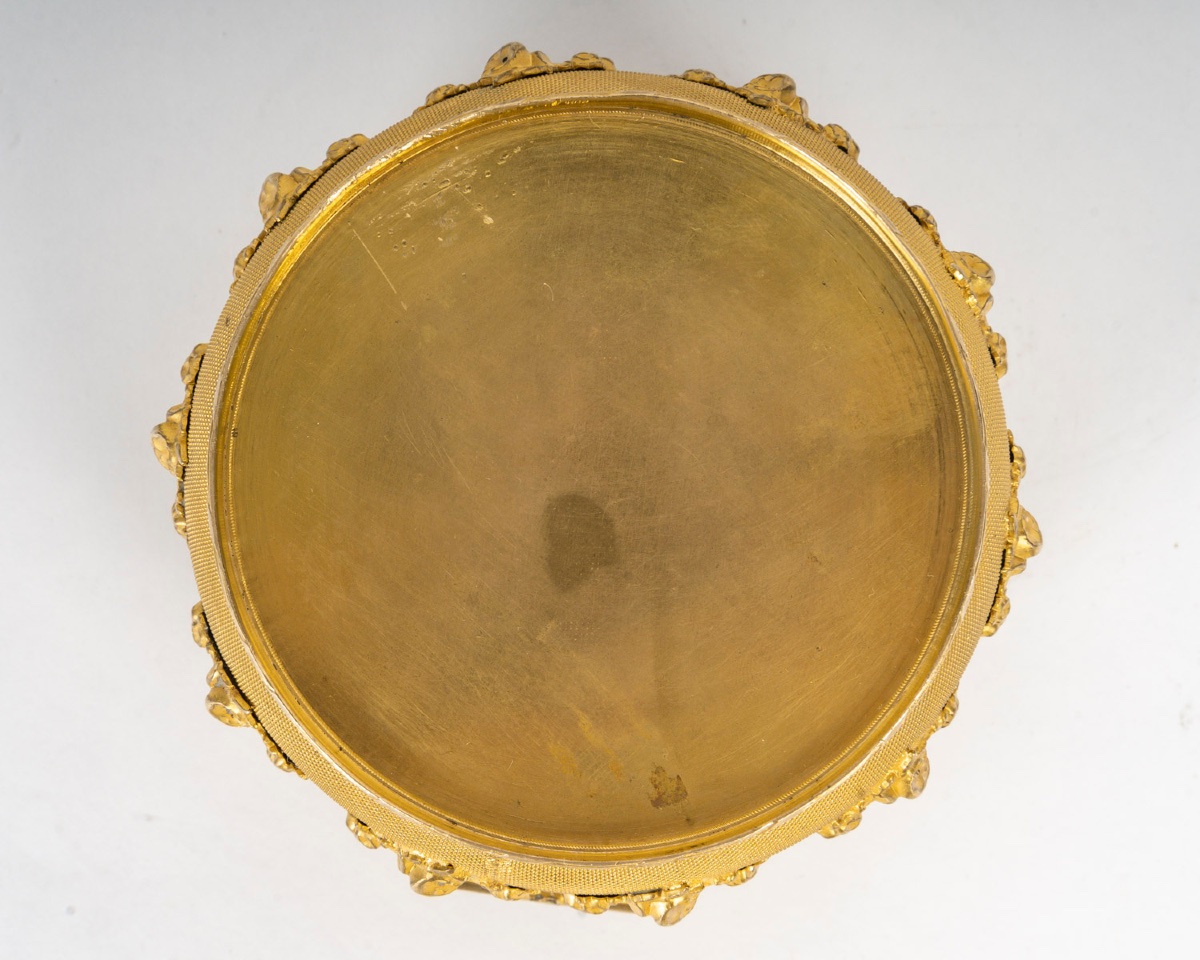 Un coffret à bijoux - poudrier en bronze et plaque en émail de Limoges, début du XXe siècle — 10