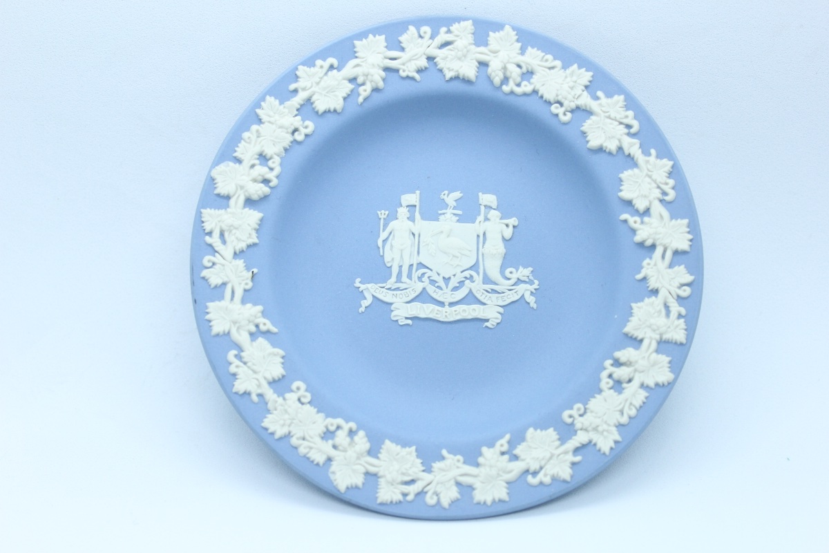 Coupelle Commémorative Wedgwood Jasperware – Liverpool – Emblèmes Allégoriques — 3