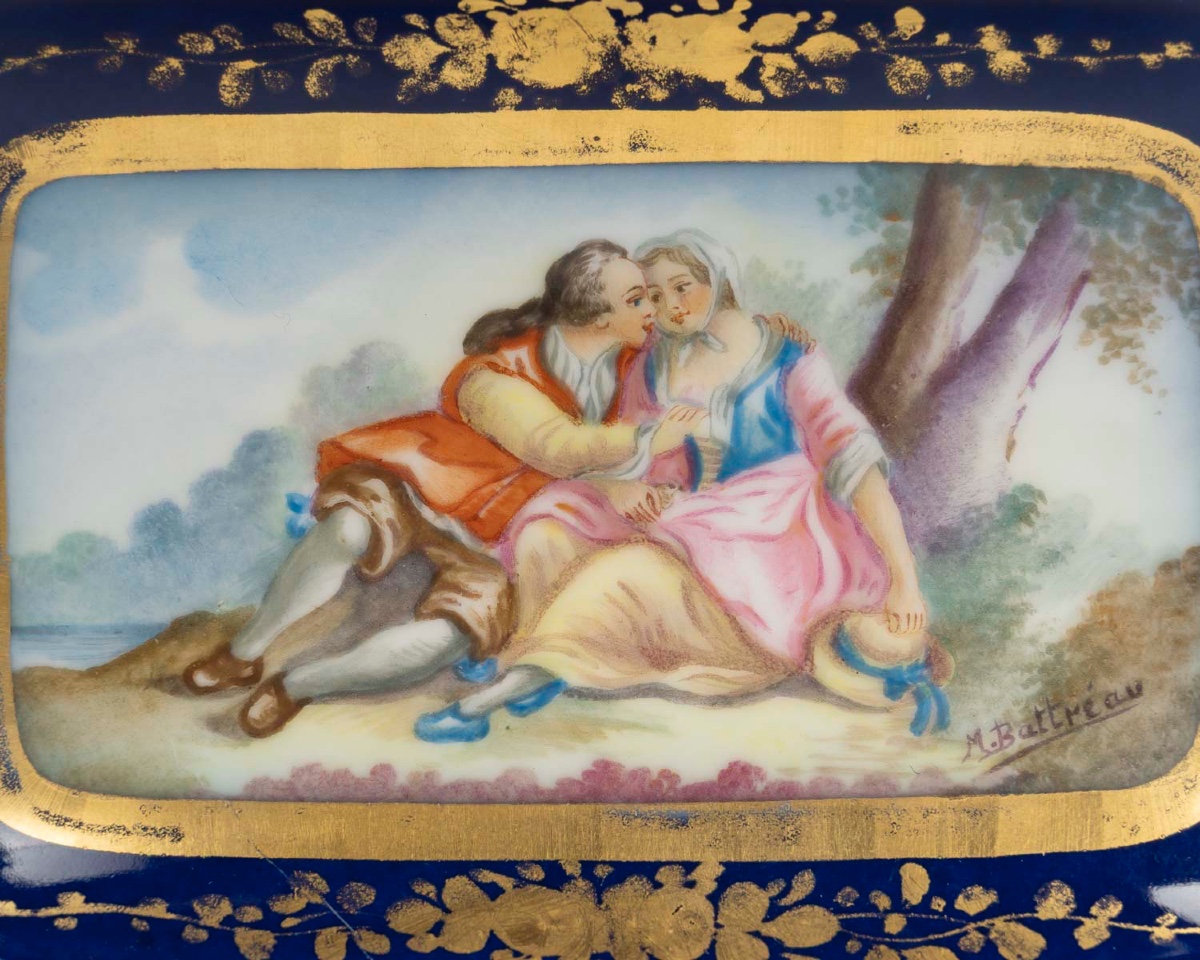 Un coffret à bijoux en porcelaine de Sèvres, fin du XIXe siècle — 9