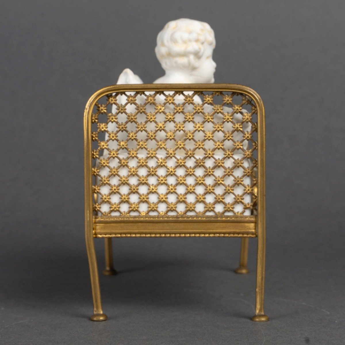 Un biscuit de petit enfant dans son lit, Autrichien art nouveau — 18