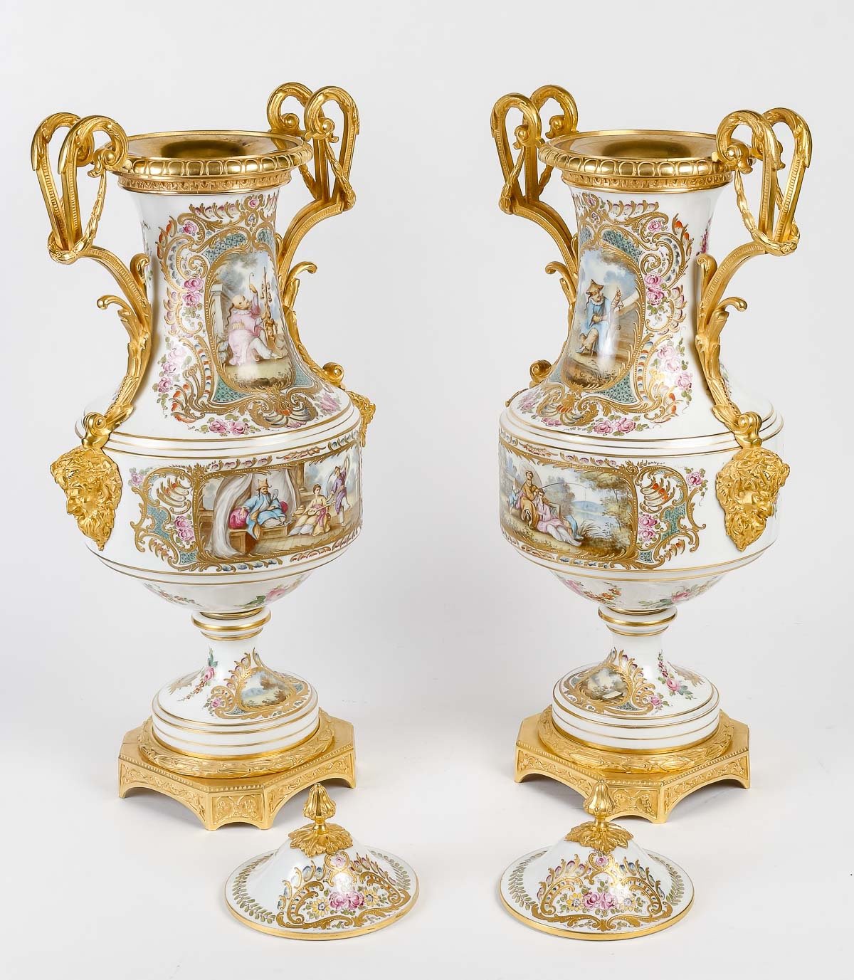 Une importante paire de vases en porcelaine de Sèvres XIXe siècle — 5