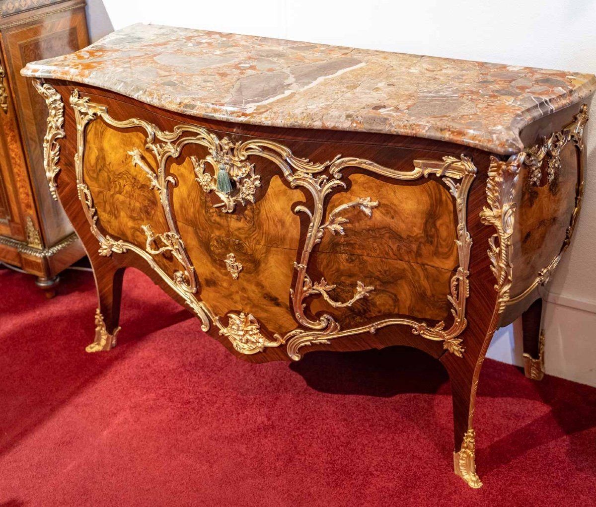 Une belle commode de style Louis XV — 3