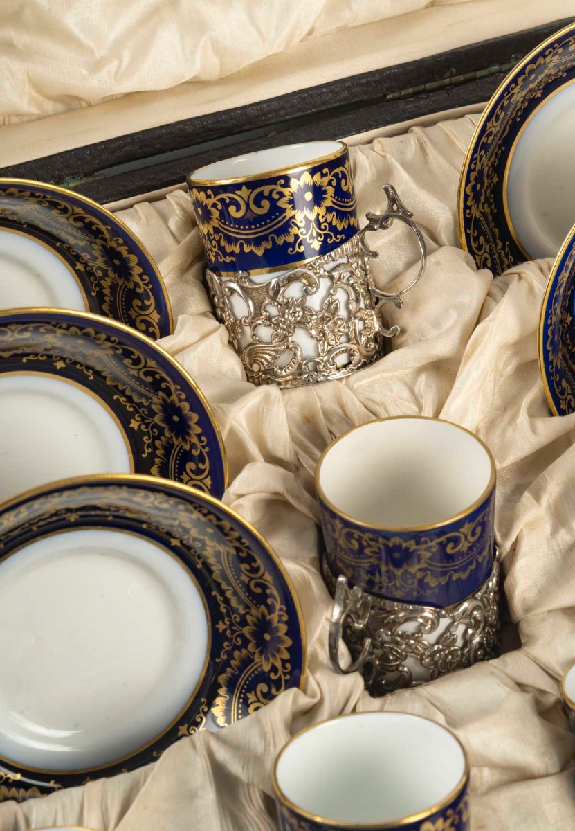 Service en porcelaine et argent massif, travail Anglais XIXe siècle — 10