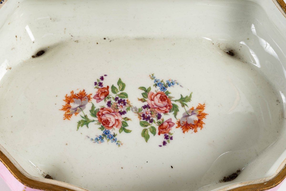 Boîte à bijoux en porcelaine rose de style Sèvres — 9